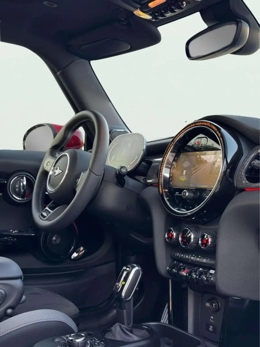 Rent MINI Cooper S Blue 2024 in Dubai — Mini — photo 9 of 9
