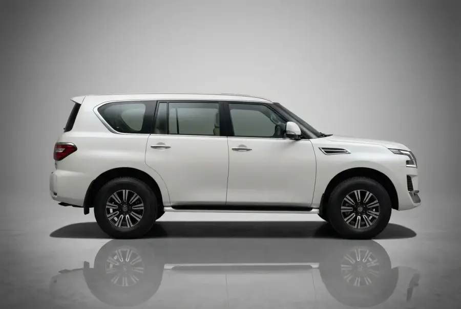 Rent Nissan Patrol White 2021 in Dubai — photo 3 of 7