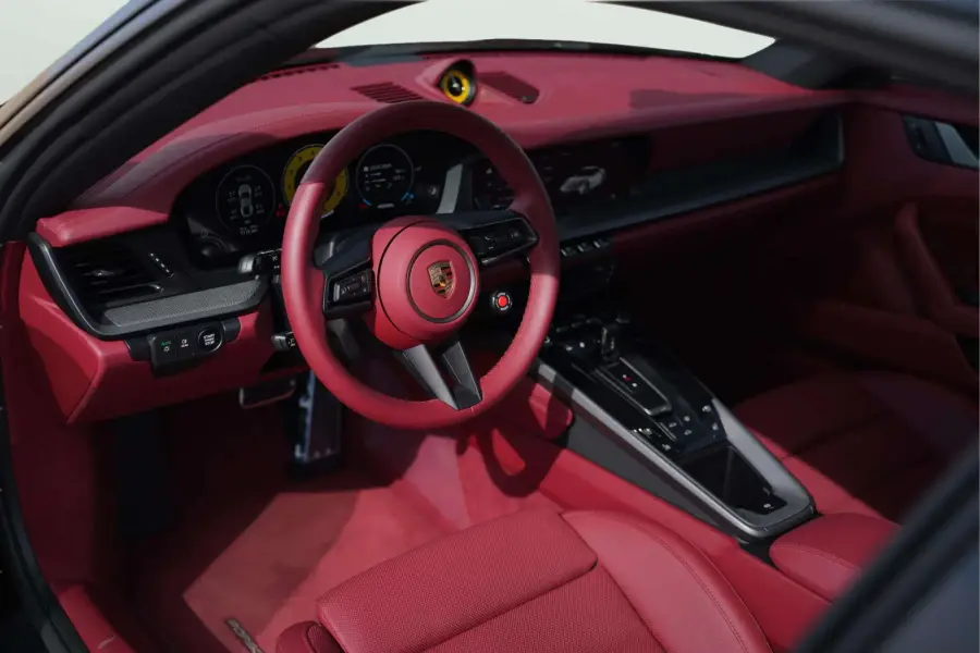 Rent Porsche 911 Carrera Black 2025 in Dubai — photo 6 of 9
