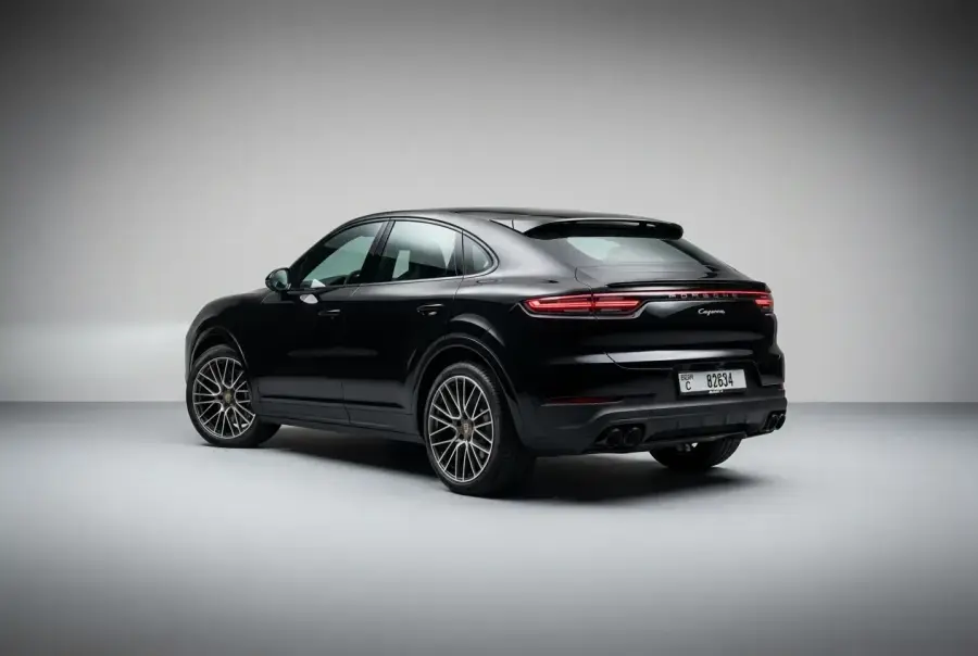 Rent Porsche Cayenne Black 2022 in Dubai — photo 4 of 5