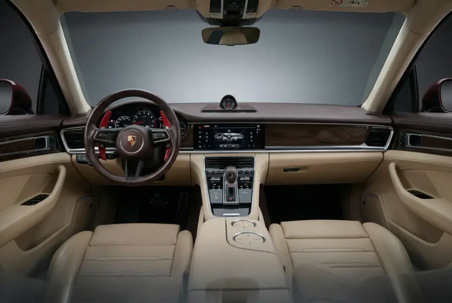 Rent Porsche Panamera Maroon 2022 in Dubai — photo 5 of 6