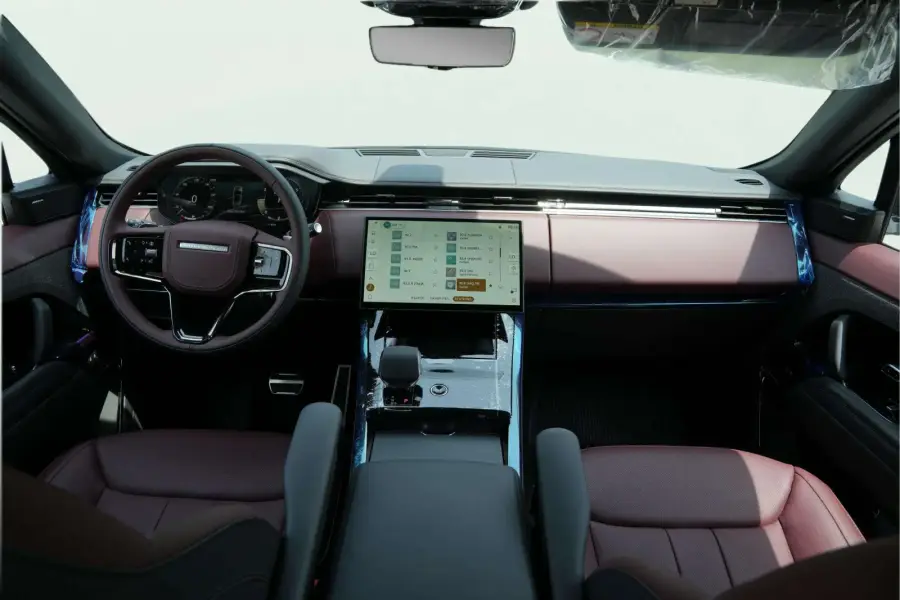 Rent Range Rover Sport White 2025 in Dubai — photo 5 of 8