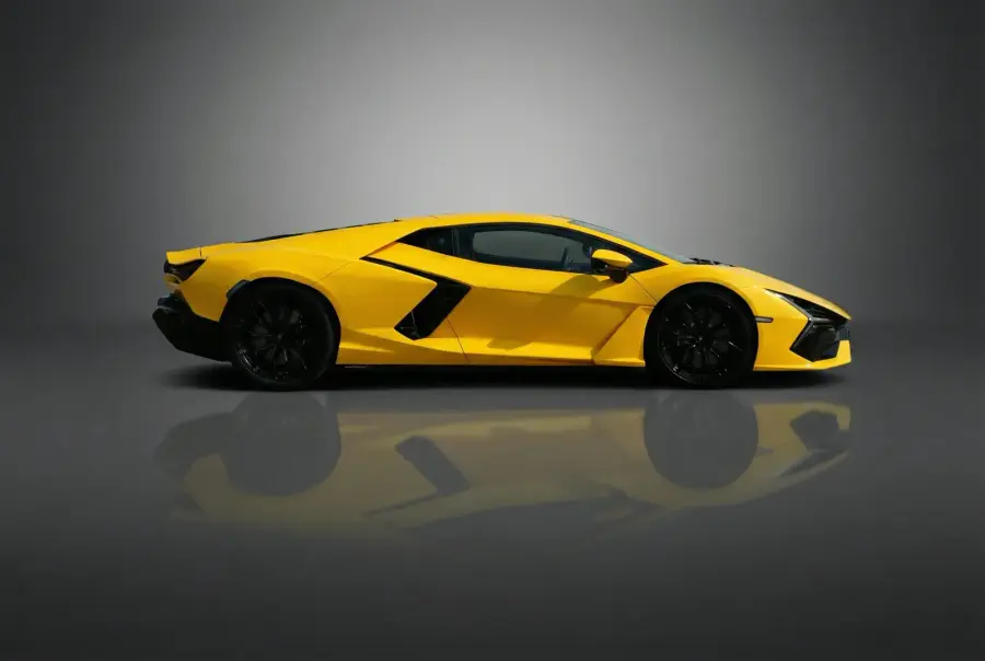 Rent Lamborghini Revuelto Yellow 2024 in Dubai — photo 5 of 7