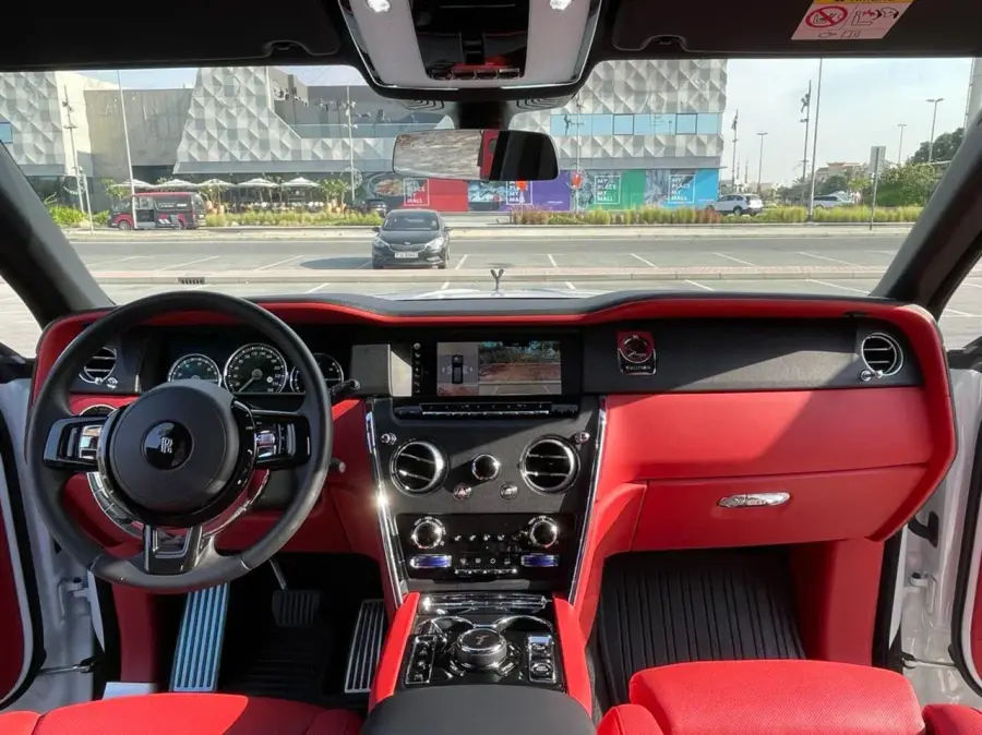 เช่ารถ Rolls-Royce Cullinan สีขาว 2020 ในดูไบ — รูปที่ 7 จาก 7