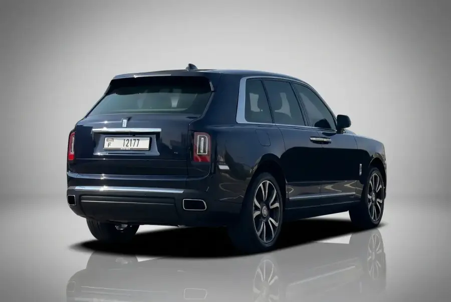 Rent Rolls-Royce Cullinan Blue 2021 in Dubai — photo 4 of 4