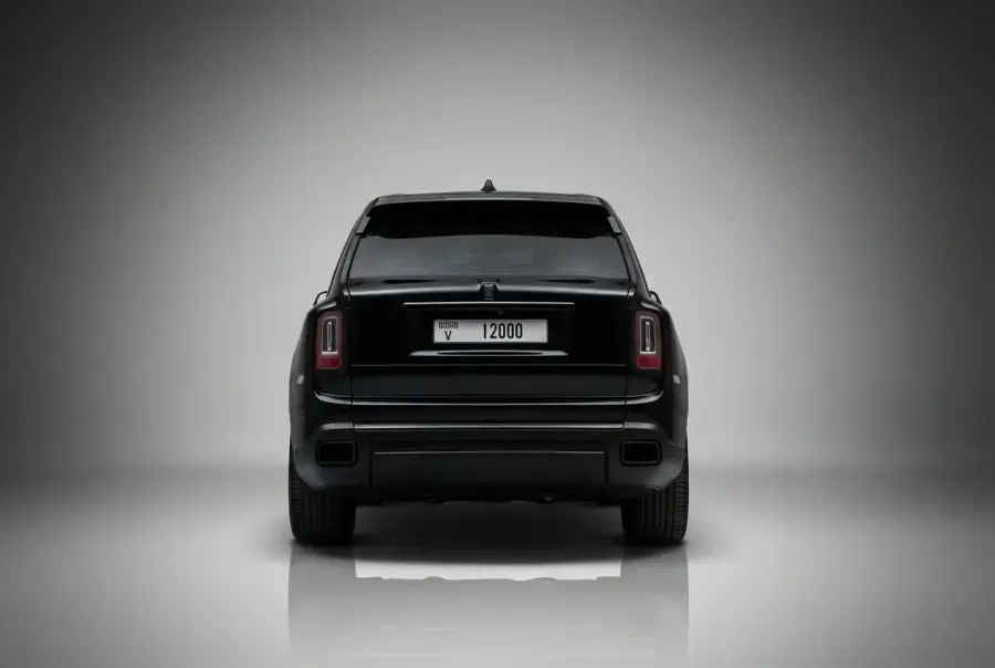 Rent Rolls-Royce Cullinan Badge Black Black 2024 in Dubai — photo 4 of 6