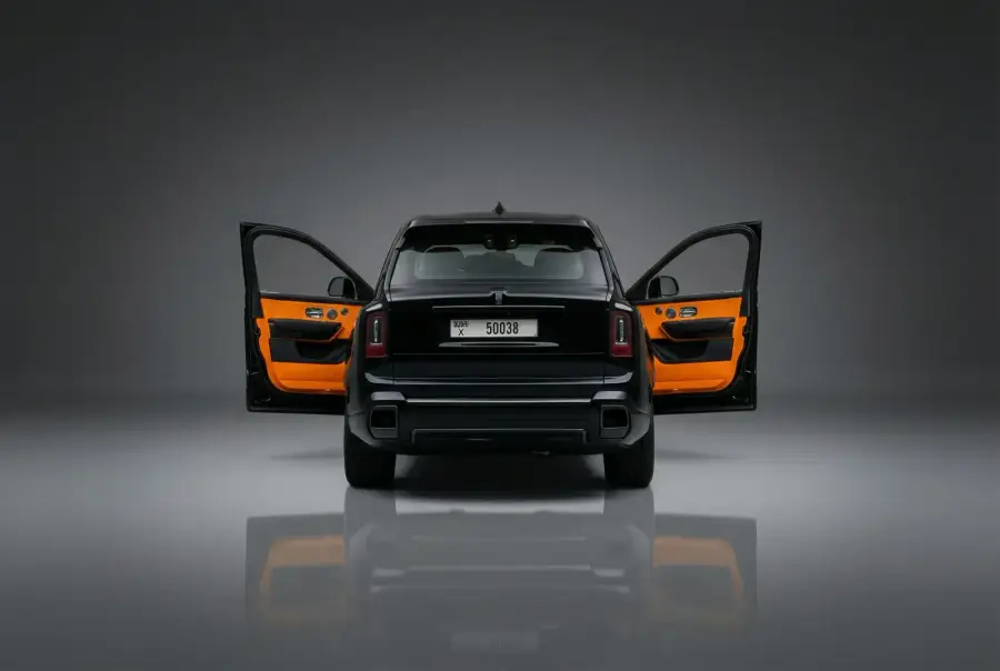 Аренда Rolls-Royce Cullinan Черный 2025 в Дубае в аренду в Дубай, ОАЭ — Rolls-Royce — фото 5 из 6