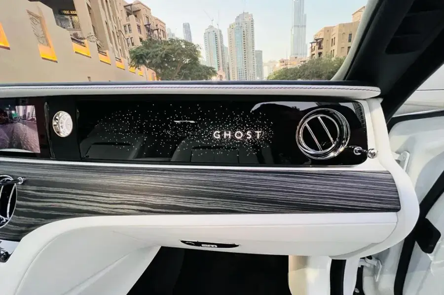 Rent Rolls-Royce Ghost White 2021 in Dubai — photo 7 of 10