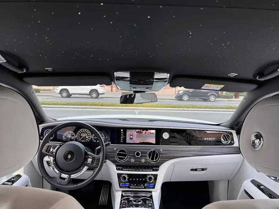 Rent Rolls-Royce Ghost White 2021 in Dubai — photo 8 of 10