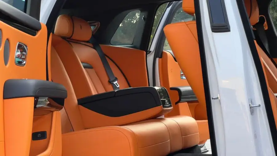 Rent Rolls-Royce Ghost White 2022 in Dubai — photo 4 of 4