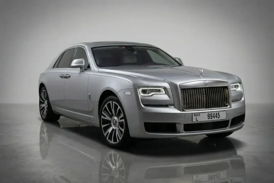 Rent Rolls-Royce Ghost Silver 2019 in Dubai — photo 2 of 8