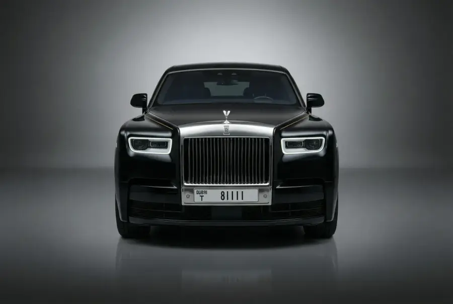 Rent Rolls-Royce Phantom Black 2022 in Dubai — photo 2 of 6