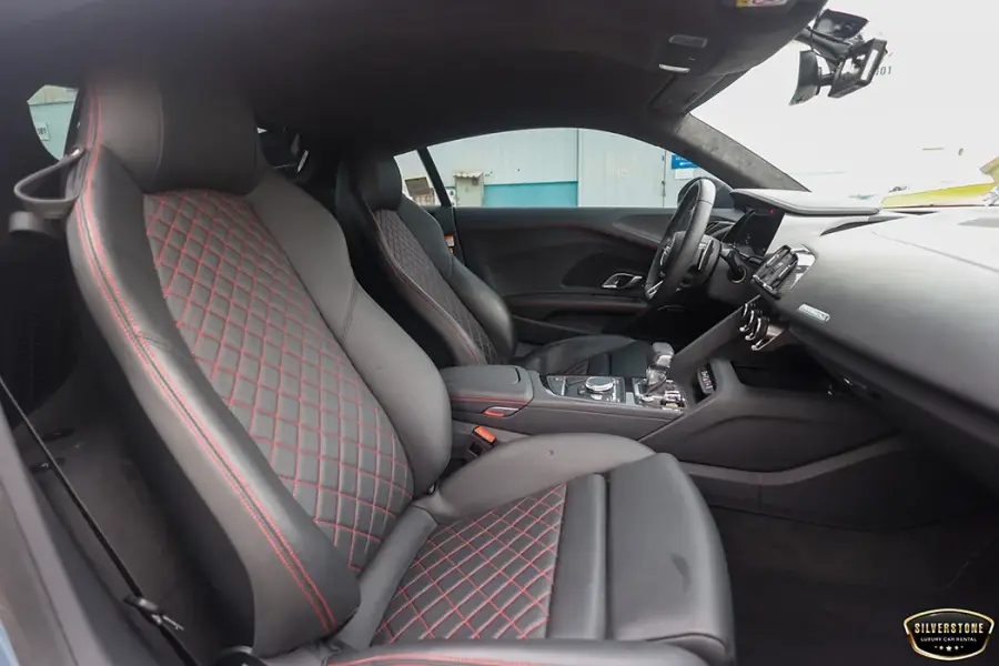 Rent Audi R8 Coupe 2022 in Dubai — photo 10 of 10