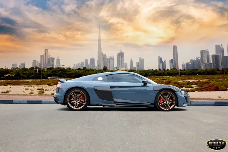 Rent Audi R8 Coupe 2022 in Dubai — photo 3 of 10