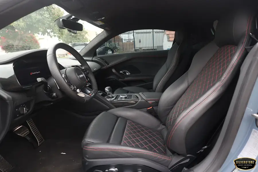 Rent Audi R8 Coupe 2022 in Dubai — photo 9 of 10