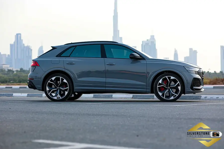 Rent Audi RS Q8 2022 in Dubai — photo 2 of 9