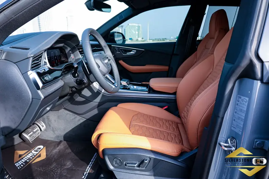 Rent Audi RS Q8 2022 in Dubai — photo 8 of 9