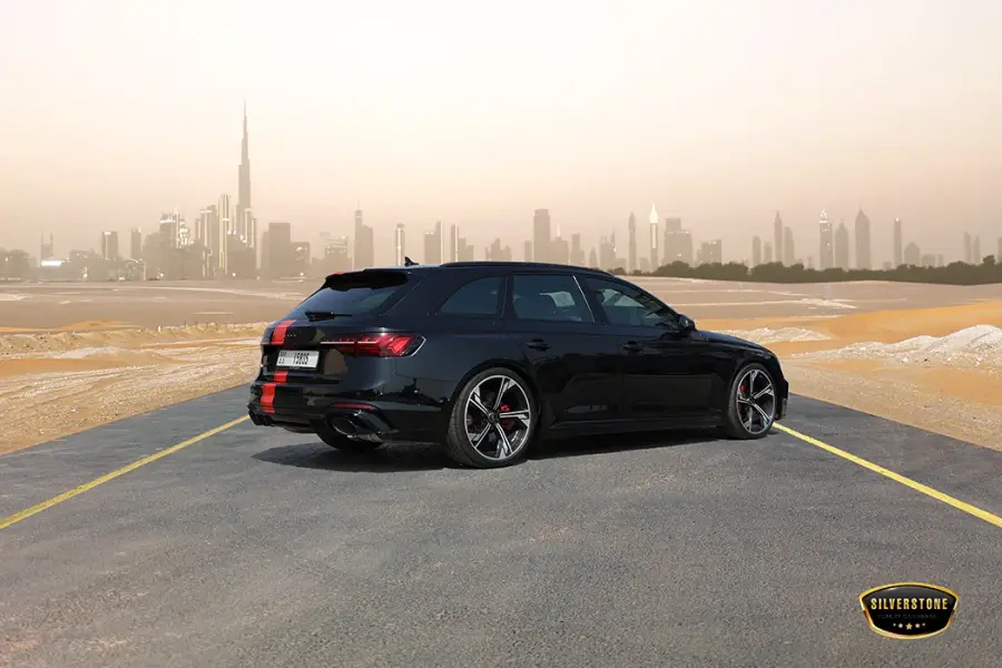 Rent Audi RS4 Performance in Dubai — photo 3 of 12