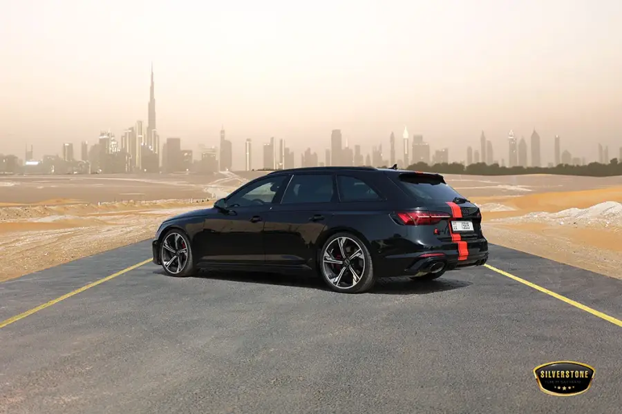 Rent Audi RS4 Performance in Dubai — photo 5 of 12