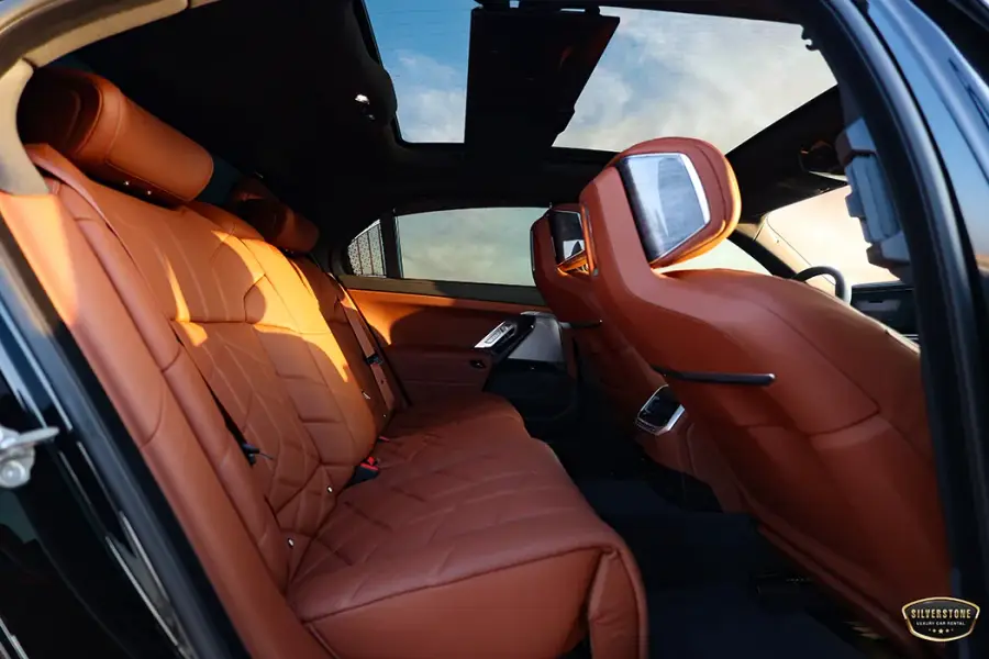 Rent BMW 735i 2023 in Dubai — photo 10 of 10