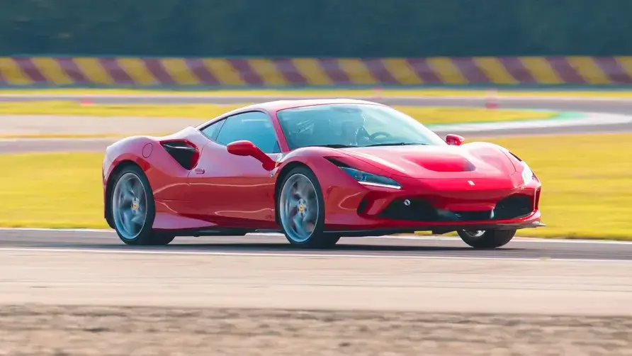 Rent Ferrari F8 Tributo in Dubai — photo 2 of 5
