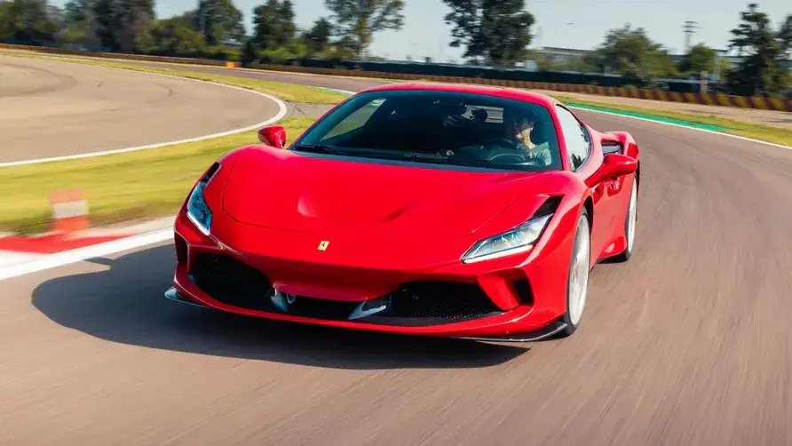 Rent Ferrari F8 Tributo in Dubai — photo 4 of 5