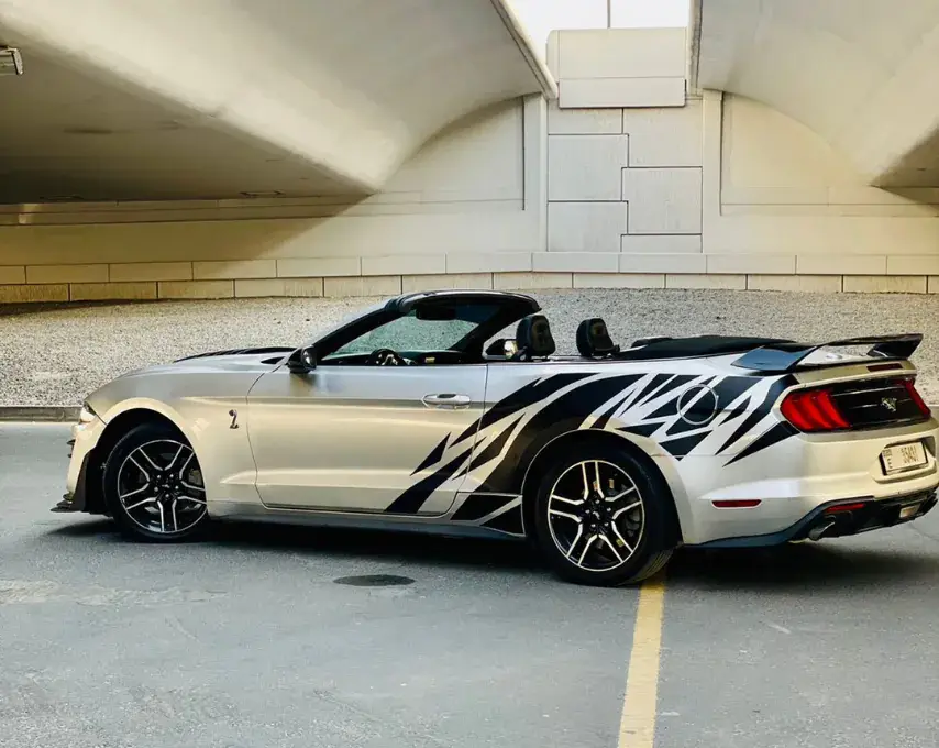 Rent Ford Mustang 2019 in Dubai — photo 3 of 4