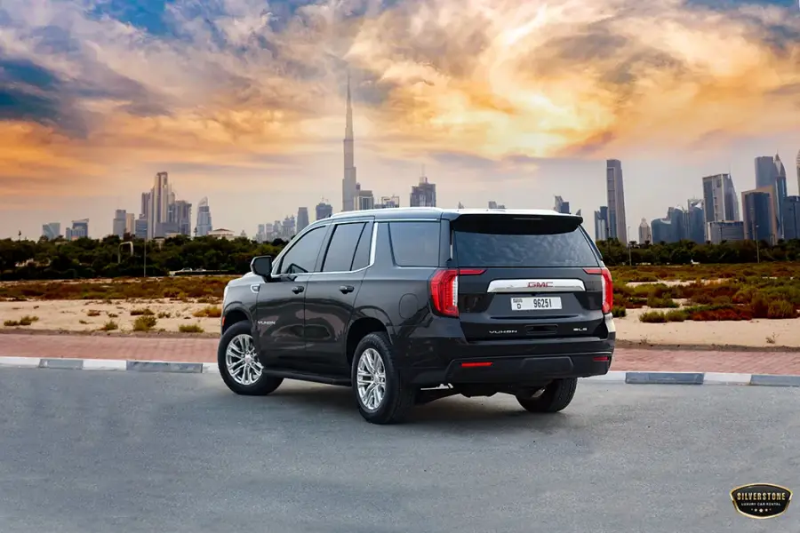 Rent GMC Yukon 2022 in Dubai — photo 4 of 9