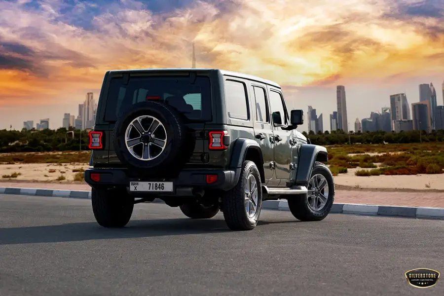Rent Jeep Wrangler in Dubai — photo 3 of 9