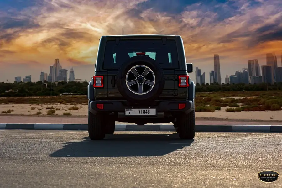 Rent Jeep Wrangler in Dubai — photo 4 of 9
