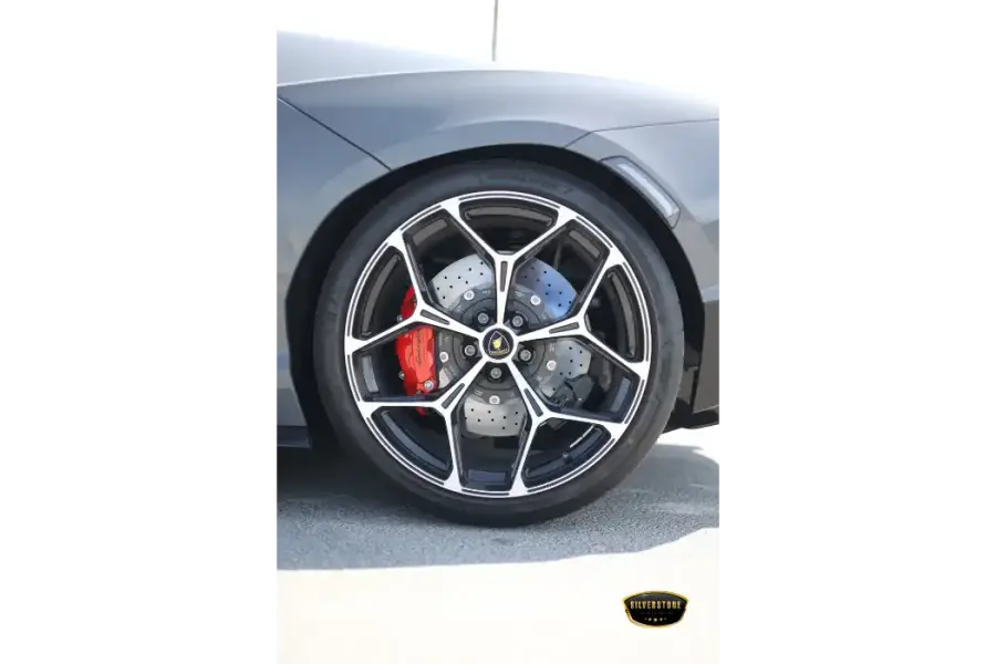 Rent Lamborghini Revuelto Coupe in Dubai — photo 13 of 13