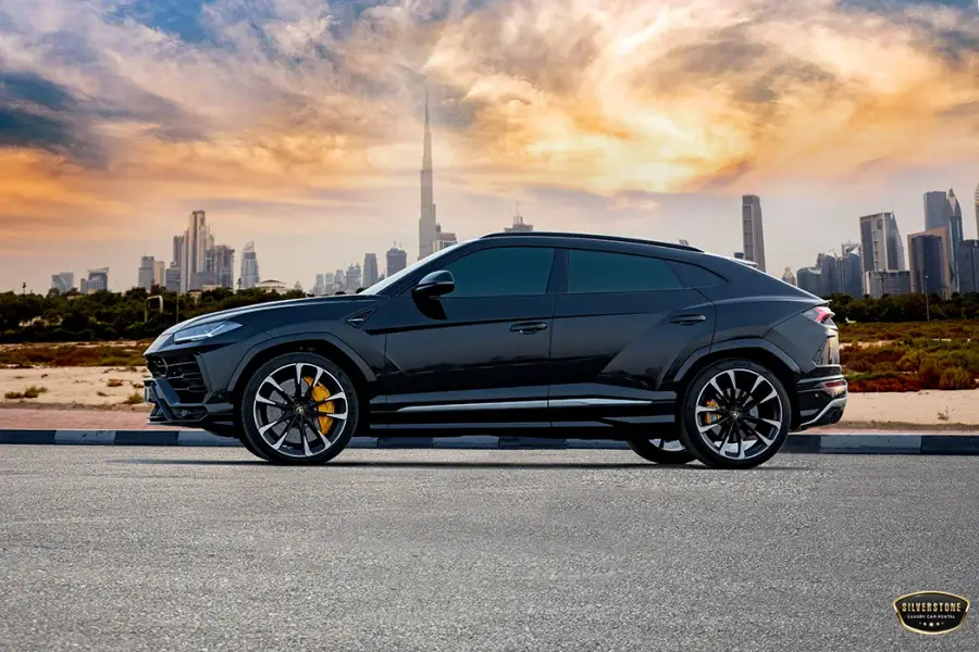 Rent Lamborghini Urus Black in Dubai — photo 7 of 8