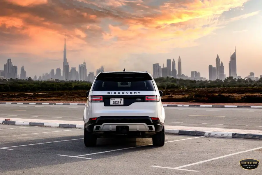 Rent Land Rover Discovery in Dubai — photo 5 of 5