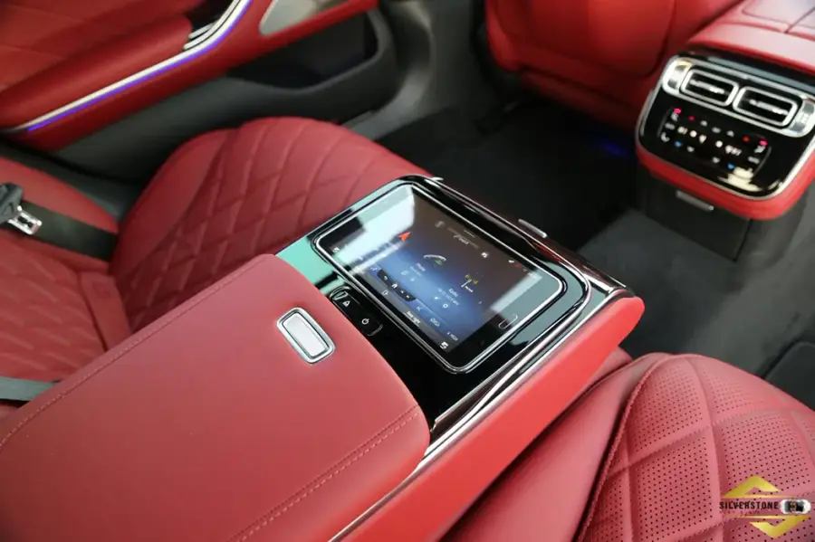 Rent Mercedes S500 in Dubai — Mercedes-Benz — photo 4 of 6