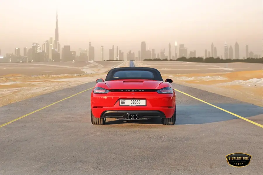 Rent Porsche Boxster 718 Convertible in Dubai — photo 4 of 7