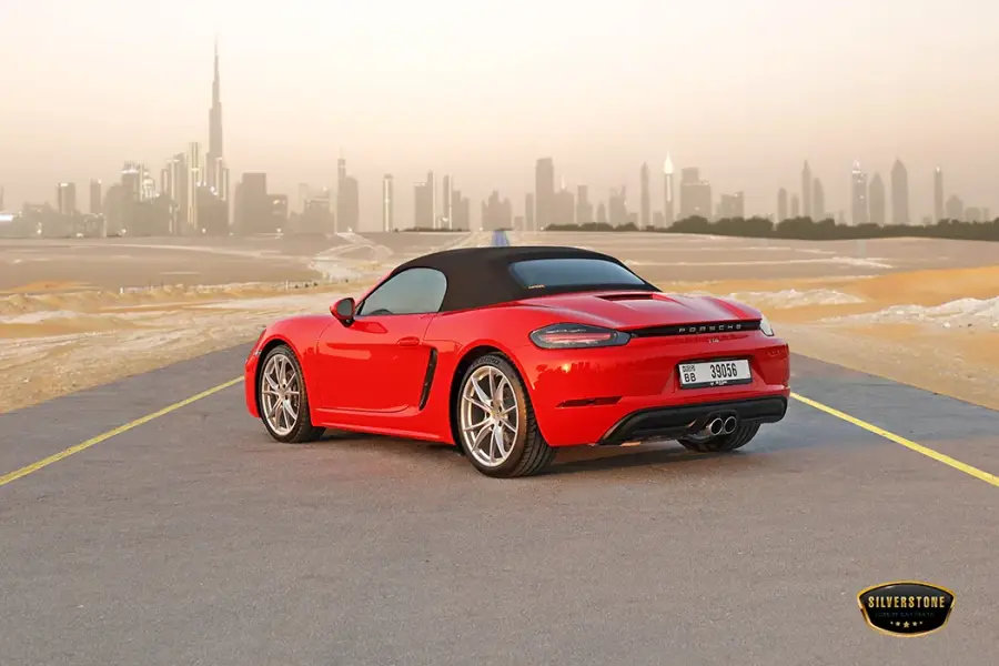Rent Porsche Boxster 718 Convertible in Dubai — photo 5 of 7