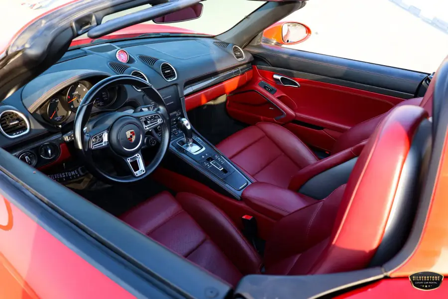 Rent Porsche Boxster GTS Convertible in Dubai — photo 7 of 7