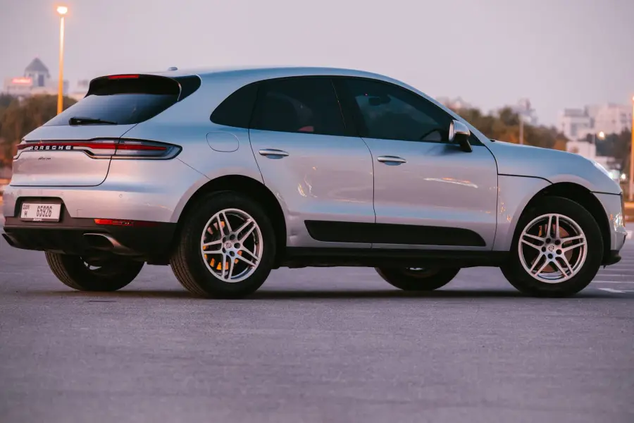 Rent Porsche Macan Turbo in Dubai — photo 4 of 4