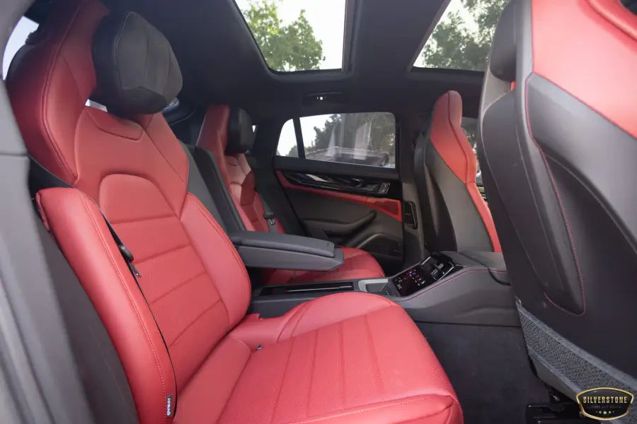 Rent Porsche Panamera Blue 2024 in Dubai — photo 5 of 14