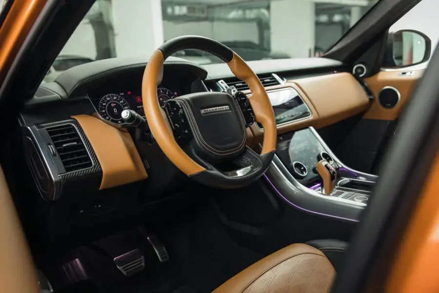 Rent Range Rover SVR in Dubai — photo 4 of 4