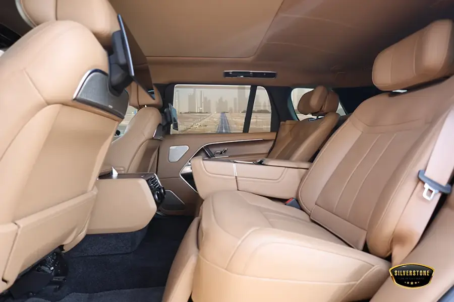 Rent Range Rover Vogue Autobiography Long 2023 in Dubai — photo 10 of 11