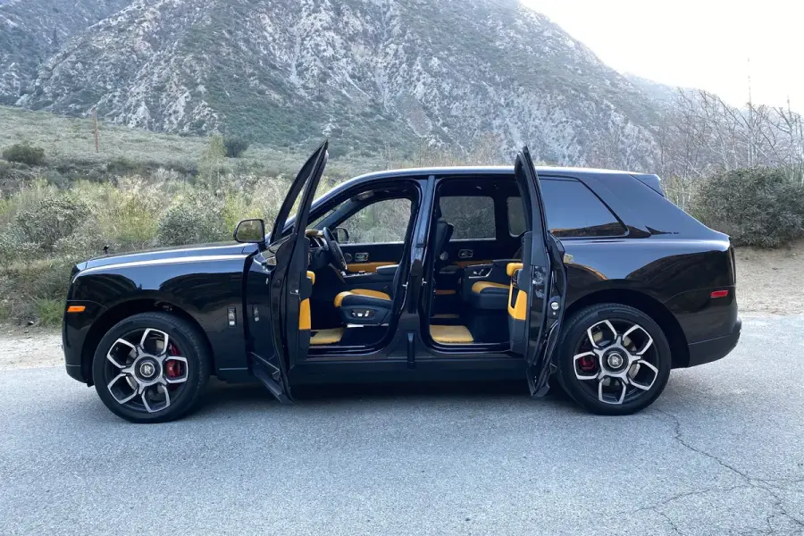 Rent Rolls Royce Cullinan in Dubai — Rolls-Royce — photo 2 of 4