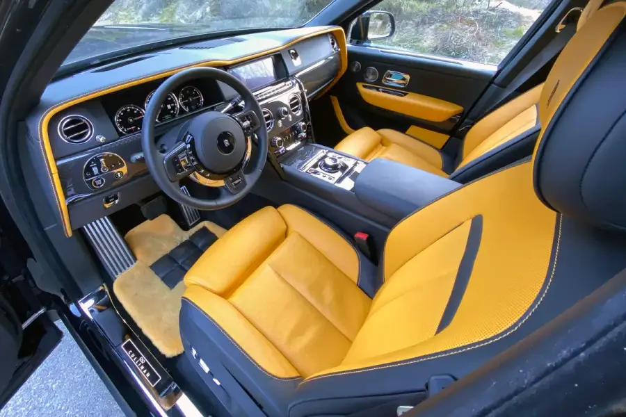 Rent Rolls Royce Cullinan in Dubai — Rolls-Royce — photo 3 of 4