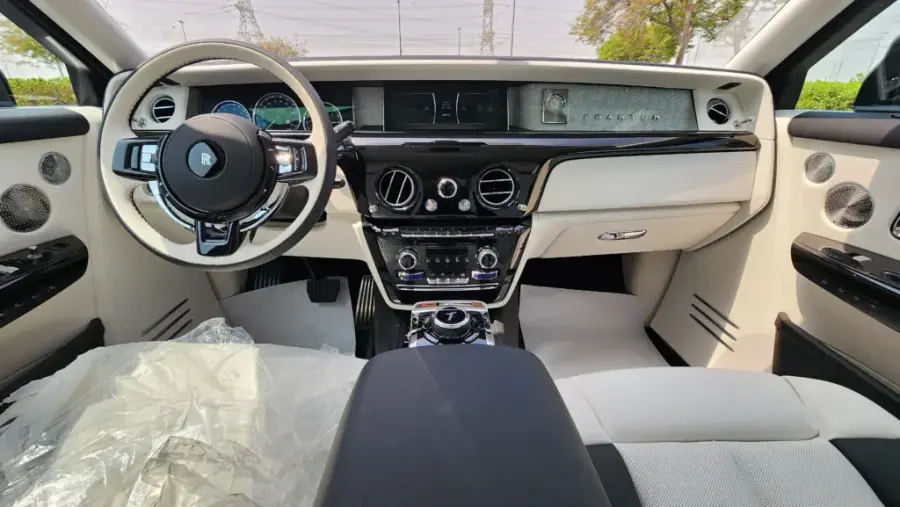 Rent Rolls Royce Phantom in Dubai — Rolls-Royce — photo 4 of 4