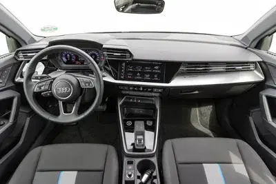 เช่ารถ Audi A3 สีขาวในดูไบ — รูปที่ 3 จาก 6
