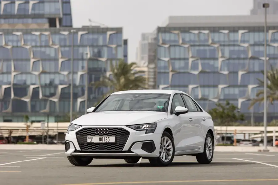 เช่ารถ Audi A3 สีขาวในดูไบ — รูปที่ 6 จาก 6