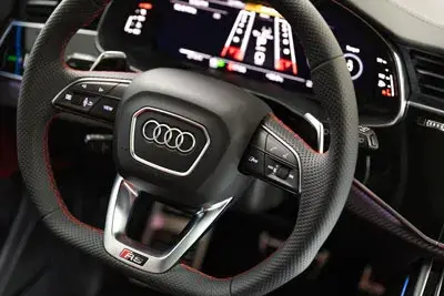 Rent Audi RS Q8 Black in Dubai — photo 5 of 6