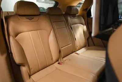 在迪拜租赁2018年蓝色宾利添越 — Bentley — 第 3 张，共 5 张