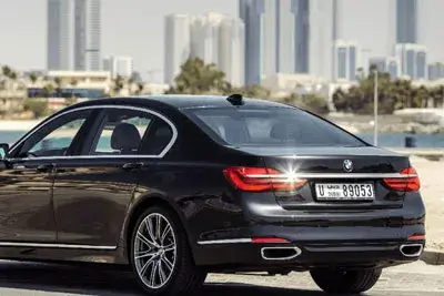 เช่ารถ BMW 7 Series สีดำ ในดูไบ — รูปที่ 2 จาก 5