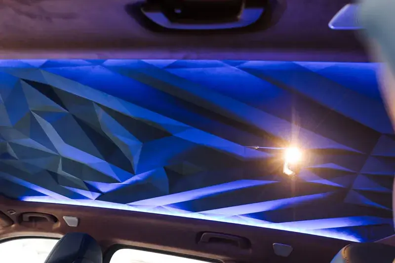 Alquile un BMW XM en Dubái — foto 4 de 5